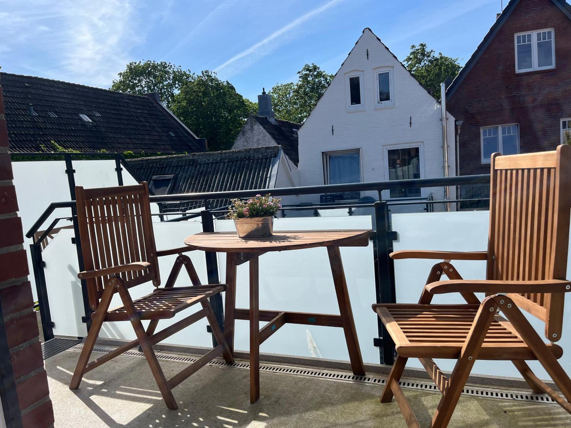 Loftwohnung 2 Simmerdeis An Der Gracht Friedrichstadt Luaran gambar